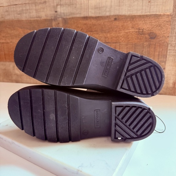 NWOT Tretorn Lara Lined Faux Fur Lined Chelsea Booties - Picture 6 of 8